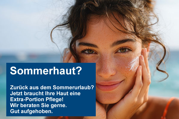Frau cremt sich das Gesicht mit Sonnenschutz Frau cremt sich das Gesicht mit Sonnenschutz